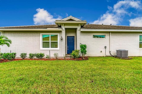 Villa ou maison à louer à Port St. Lucie, Floride: 2 chambres, 139.82 m2 № 2406027 - photo 9