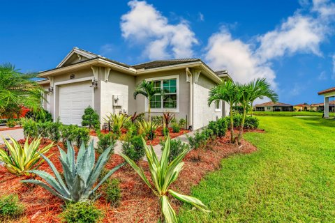 Villa ou maison à louer à Port St. Lucie, Floride: 2 chambres, 139.82 m2 № 2406027 - photo 4