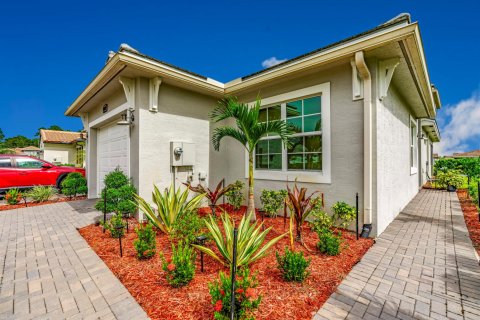 Villa ou maison à louer à Port St. Lucie, Floride: 2 chambres, 139.82 m2 № 2406027 - photo 5