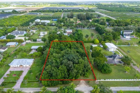 Propiedad comercial en venta en Miami-Dade, Florida № 1968044 - foto 1