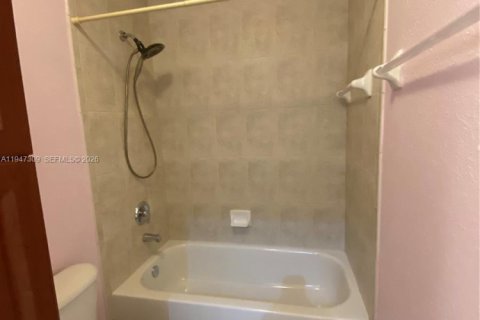 Снять в аренду таунхаус в Хайалиа, Флорида 3 спальни, 116.69м2, № 2003517 - фото 22