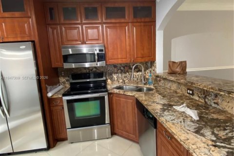 Снять в аренду таунхаус в Хайалиа, Флорида 3 спальни, 116.69м2, № 2003517 - фото 8