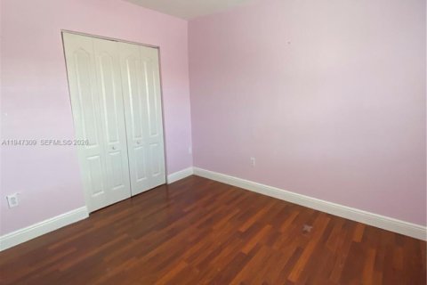 Снять в аренду таунхаус в Хайалиа, Флорида 3 спальни, 116.69м2, № 2003517 - фото 19