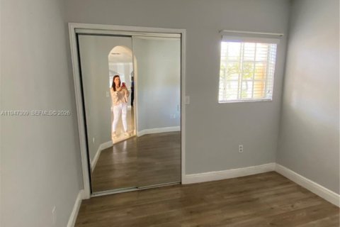 Снять в аренду таунхаус в Хайалиа, Флорида 3 спальни, 116.69м2, № 2003517 - фото 12