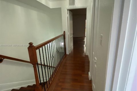 Снять в аренду таунхаус в Хайалиа, Флорида 3 спальни, 116.69м2, № 2003517 - фото 17