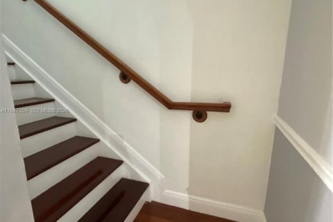 Снять в аренду таунхаус в Хайалиа, Флорида 3 спальни, 116.69м2, № 2003517 - фото 15