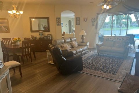 Casa en venta en New Port Richey, Florida, 5 dormitorios, 245.08 m2 № 1878158 - foto 22