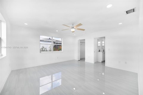 Casa en venta en Cutler Bay, Florida, 5 dormitorios, 171.22 m2 № 1999899 - foto 6