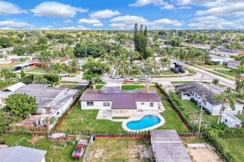 Casa en venta en Cutler Bay, Florida, 5 dormitorios, 171.22 m2 № 1999899 - foto 16