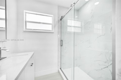 Casa en venta en Cutler Bay, Florida, 5 dormitorios, 171.22 m2 № 1999899 - foto 9