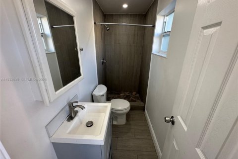 Commercial property in Hollywood, Florida 116.59 sq.m. № 1992350 - photo 10