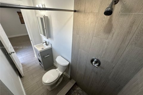 Commercial property in Hollywood, Florida 116.59 sq.m. № 1992350 - photo 11