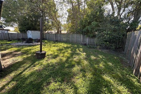 Commercial property in Hollywood, Florida 116.59 sq.m. № 1992350 - photo 14