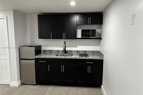 Снять в аренду коммерческую недвижимость в Холливуд, Флорида 116.59м2, № 1992350 - фото 5