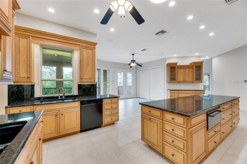 House in Brandon, Florida 6 bedrooms, 759.29 sq.m. № 1766120 - photo 30