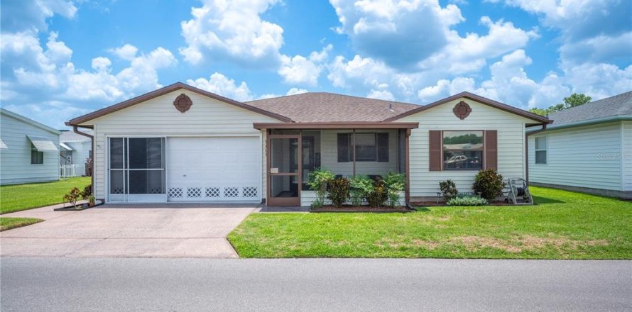 House in Lakeland, Florida 2 bedrooms, 121.24 sq.m. № 1759400