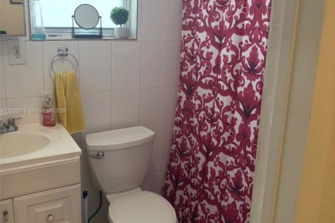 Villa ou maison à louer à Miami, Floride: 1 chambre, 46.45 m2 № 2071109 - photo 3