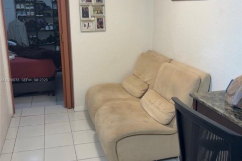 Villa ou maison à louer à Miami, Floride: 1 chambre, 46.45 m2 № 2071109 - photo 2
