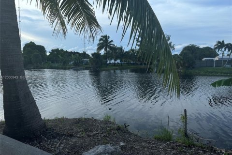 Copropriété à vendre à Miami Gardens, Floride: 2 chambres, 88.54 m2 № 2065290 - photo 13