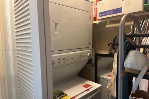 Copropriété à vendre à Miami Gardens, Floride: 2 chambres, 88.54 m2 № 2065290 - photo 12