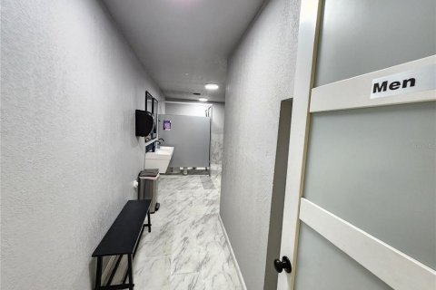Commercial property in Saint Petersburg, Florida 778.15 sq.m. № 1056109 - photo 30
