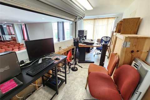 Propiedad comercial en venta en Saint Petersburg, Florida, 778.15 m2 № 1056109 - foto 19