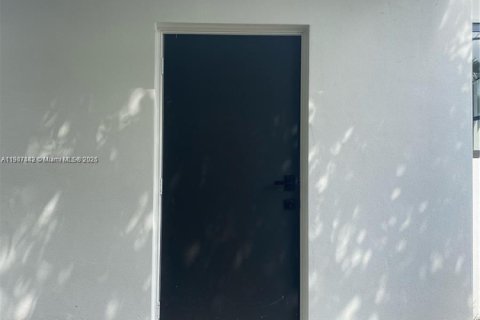Villa ou maison à louer à Miami, Floride: 2 chambres № 1963671 - photo 17