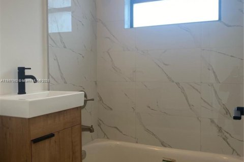 Villa ou maison à louer à Miami, Floride: 2 chambres № 1963671 - photo 6