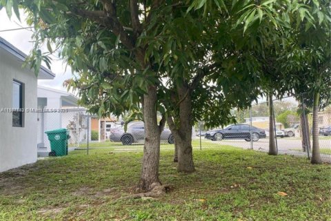 Villa ou maison à louer à Miami, Floride: 2 chambres № 1963671 - photo 15