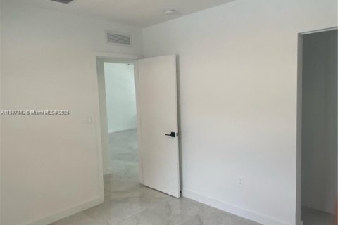 Villa ou maison à louer à Miami, Floride: 2 chambres № 1963671 - photo 9