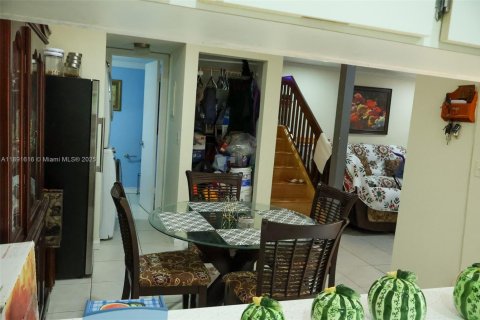 Купить таунхаус в Корал-Спрингс, Флорида 2 спальни, 119.29м2, № 1954665 - фото 14