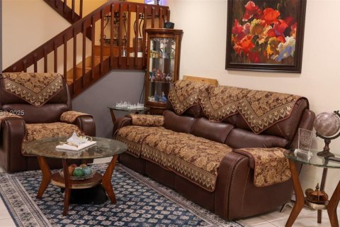 Купить таунхаус в Корал-Спрингс, Флорида 2 спальни, 119.29м2, № 1954665 - фото 9