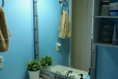 Купить таунхаус в Корал-Спрингс, Флорида 2 спальни, 119.29м2, № 1954665 - фото 18