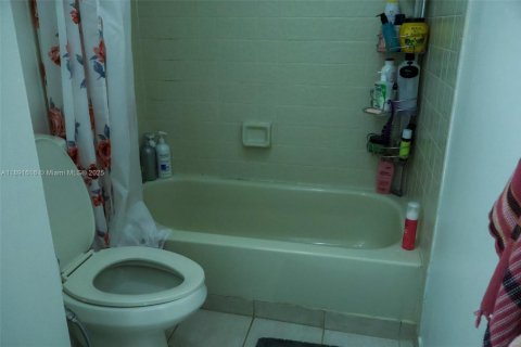 Купить таунхаус в Корал-Спрингс, Флорида 2 спальни, 119.29м2, № 1954665 - фото 20