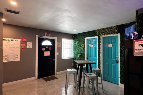 Commercial property in Miami, Florida № 1787023 - photo 10