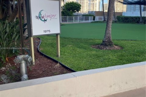 Condominio en venta en Hallandale Beach, Florida, 50.63 m2 № 1892567 - foto 18