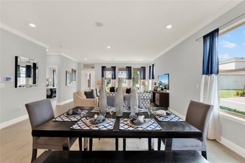 House in Winter Garden, Florida 4 bedrooms, 309.09 sq.m. № 1687269 - photo 6
