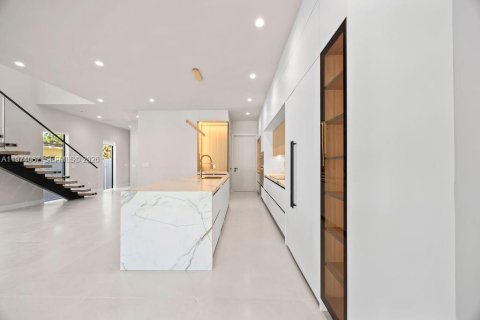House in Fort Lauderdale, Florida 4 bedrooms № 2033636 - photo 7