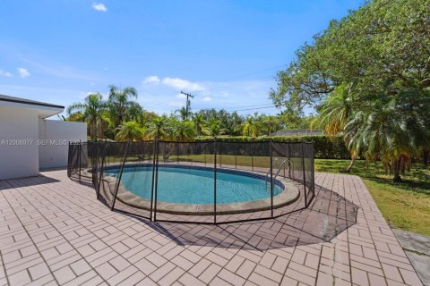House in Palmetto Bay, Florida 3 bedrooms, 135.54 sq.m. № 2075228 - photo 28