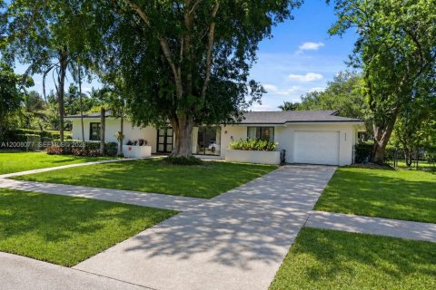 House in Palmetto Bay, Florida 3 bedrooms, 135.54 sq.m. № 2075228