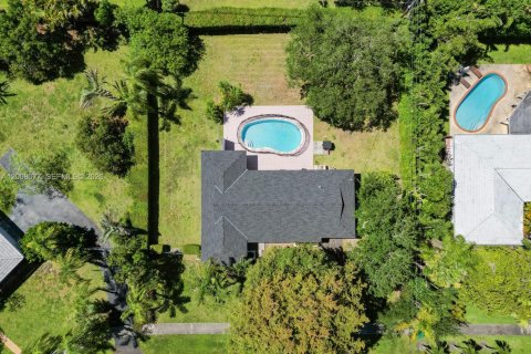 House in Palmetto Bay, Florida 3 bedrooms, 135.54 sq.m. № 2075228 - photo 7