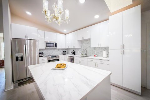 Купить виллу или дом в Бушнелл, Флорида 6 комнат, 162.86м2, № 2104035 - фото 16