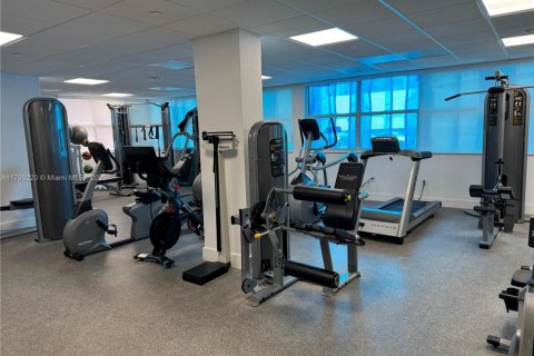 Condo in Miami, Florida, 1 bedroom  № 2062006 - photo 17