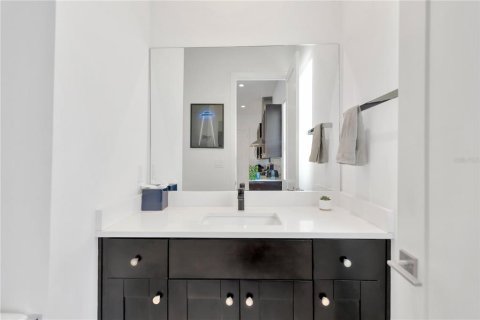 Townhouse in Tampa, Florida 3 bedrooms, 208.75 sq.m. № 1783389 - photo 24