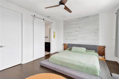Townhouse in Tampa, Florida 3 bedrooms, 208.75 sq.m. № 1783389 - photo 17