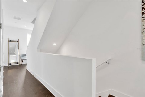 Townhouse in Tampa, Florida 3 bedrooms, 208.75 sq.m. № 1783389 - photo 27