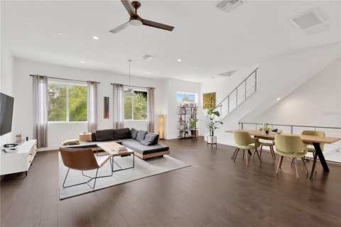 Townhouse in Tampa, Florida 3 bedrooms, 208.75 sq.m. № 1783389 - photo 12