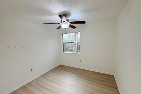 Casa en venta en Miami, Florida, 3 dormitorios, 134.62 m2 № 2007712 - foto 17