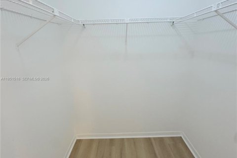 Casa en venta en Miami, Florida, 3 dormitorios, 134.62 m2 № 2007712 - foto 25