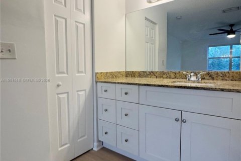 Casa en venta en Miami, Florida, 3 dormitorios, 134.62 m2 № 2007712 - foto 26